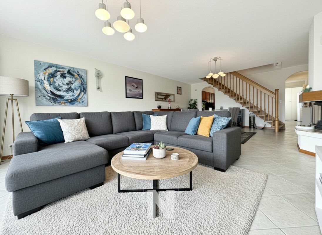 Appartement 5 pièces de 164 m2 sur 3 niveaux à Renens