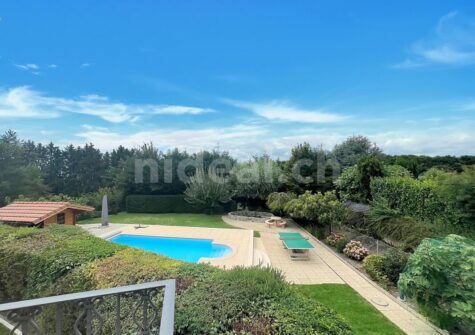 Spacieux appartement dans villa