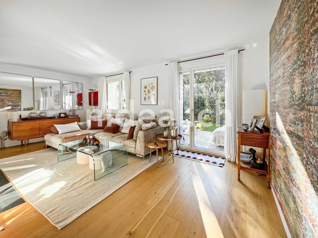 Villa contigüe en bout d’env. 180 m2 + salle de jeu